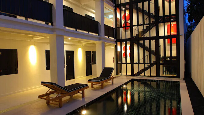 99 The Gallery Hotel