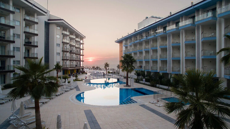 Ramada Hotel & Suites by Wyndham Kusadasi