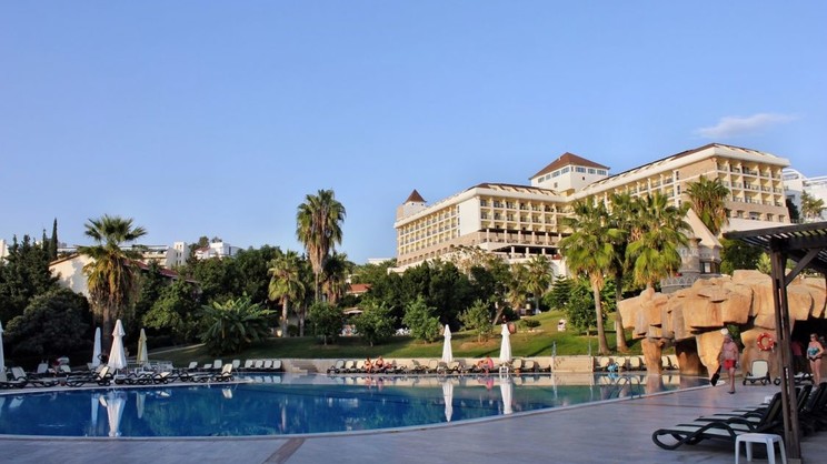 Horus Paradise Luxury Resort