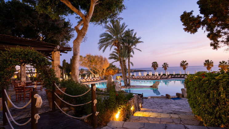 Coral Beach Hotel & Resort