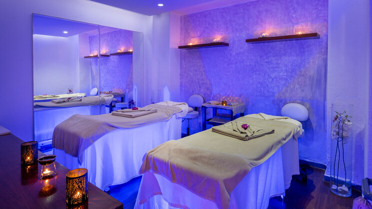 Coral Beach Hotel & Resort