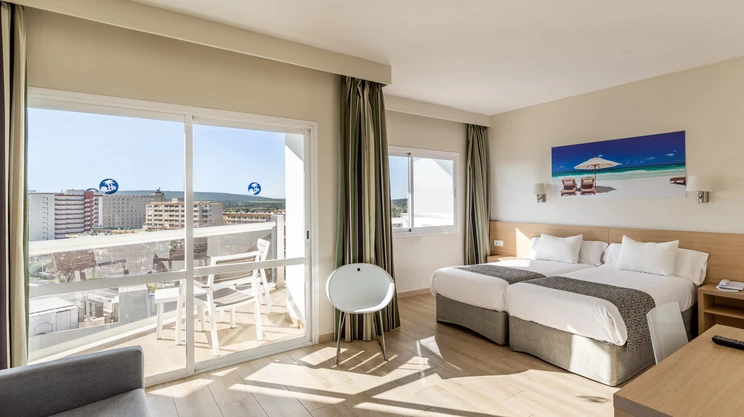 Triple Room Pool View