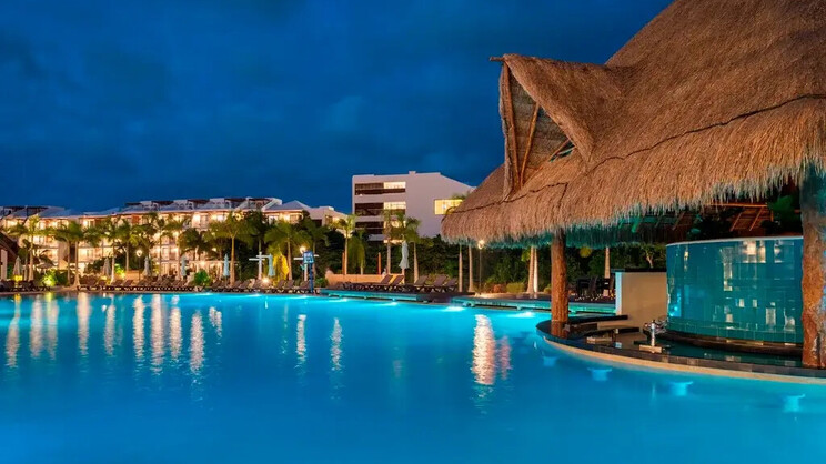 Ocean Riviera Paradise