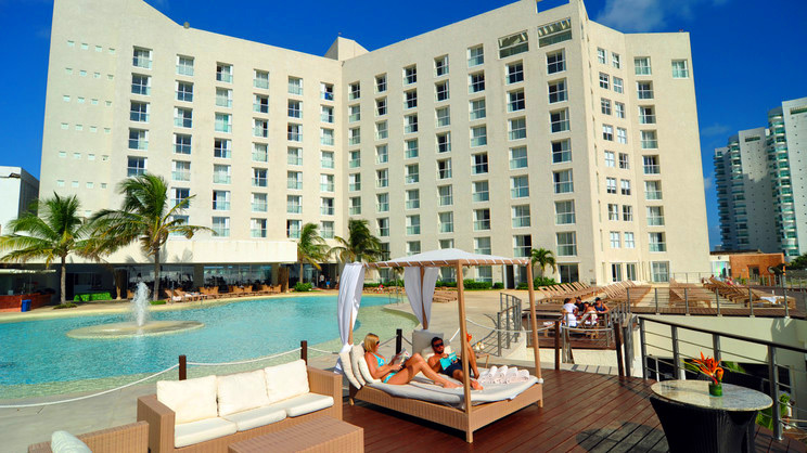 Sunset Royal Beach Resort