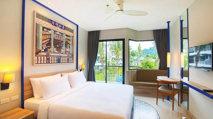 Superior Pool View Room