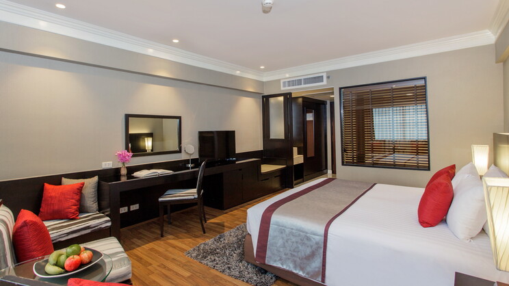 Ramada Plaza by Wyndham Bangkok Menam Riverside