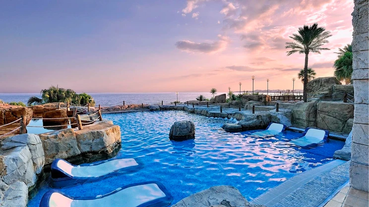 Holiday World Riwo Hotel