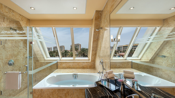 Deluxe Gulf View Room King/Twin 