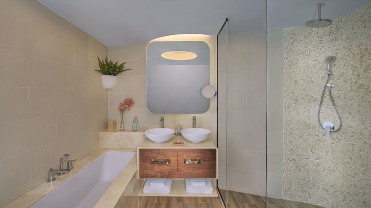 Premium One Bedroom Suite with Club Lounge Access