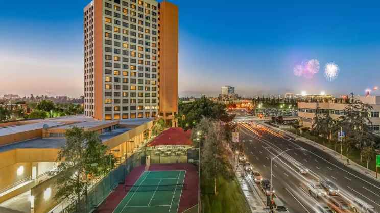 DoubleTree by Hilton Hotel Anaheim - Orange County