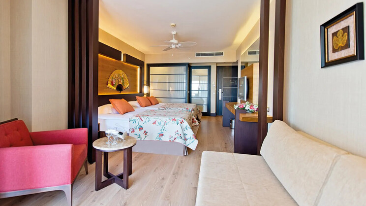 Limak Lara Deluxe Hotel Resort