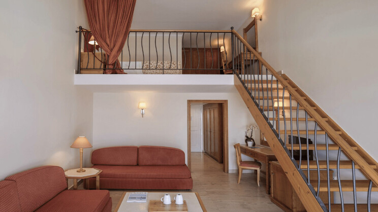 Superior Maisonette Sharing Pool