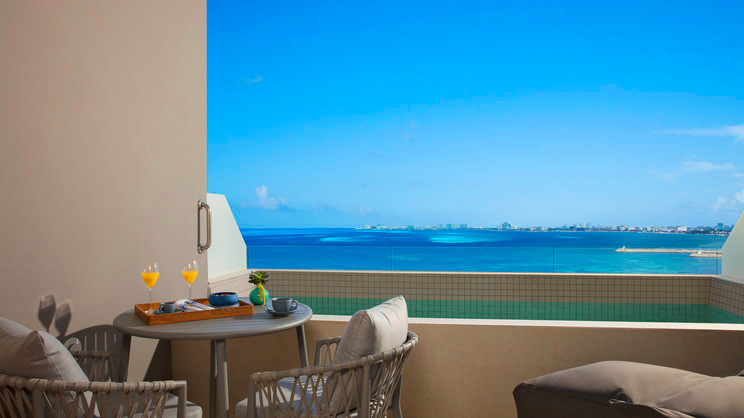 Preferred Club Deluxe Ocean View Plunge Pool
