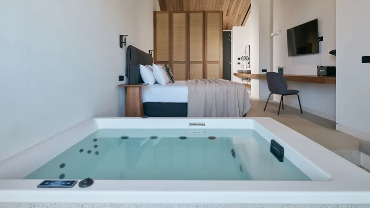 Upper Floor Suite
