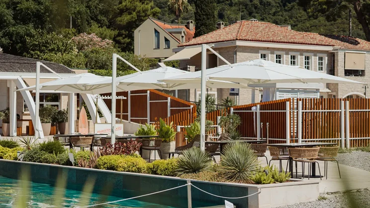 Lazure Hotel & Marina