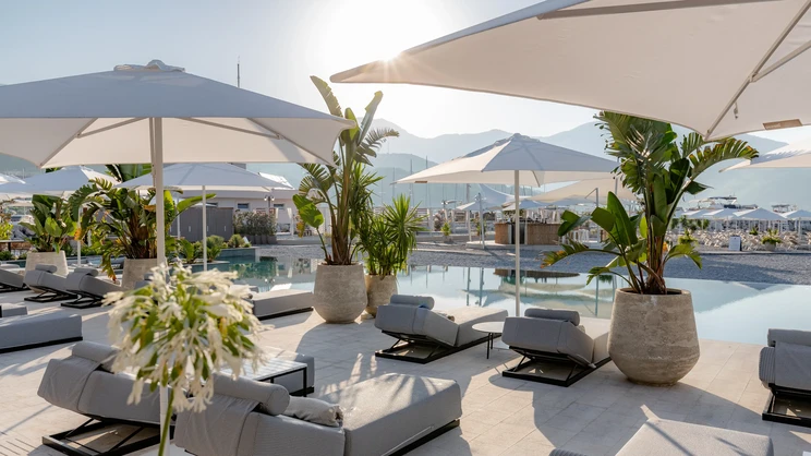 Lazure Hotel & Marina