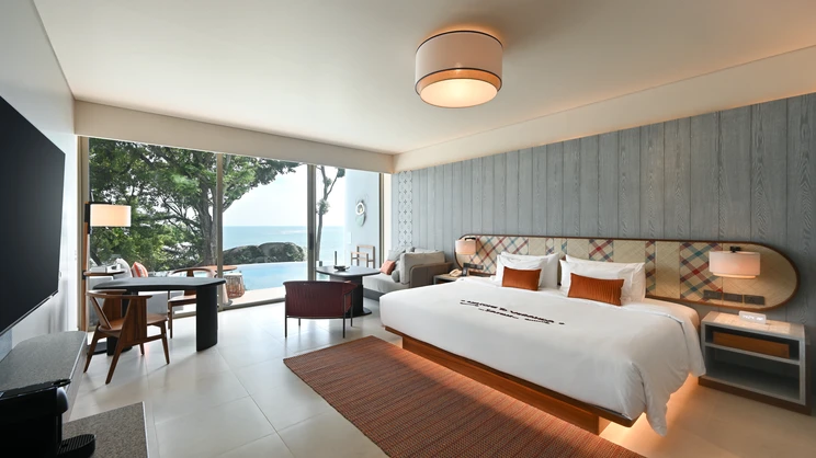 Lofty Family with Pool Access