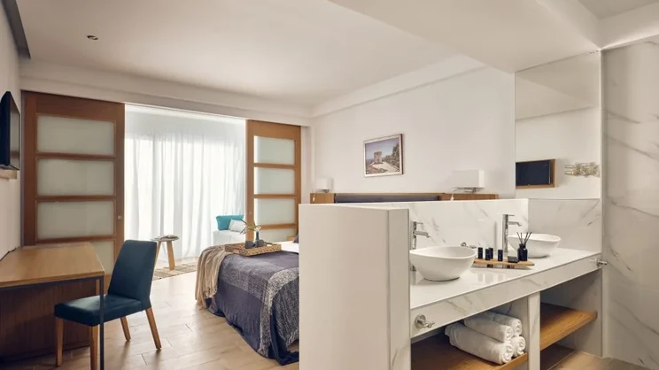 Cavo Orient Beach Hotel