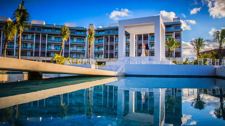 Majestic Elegance Costa Mujeres