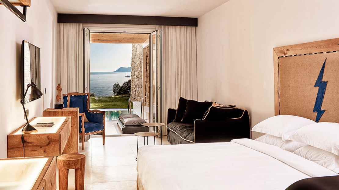 Executive Suite with Private Pool 