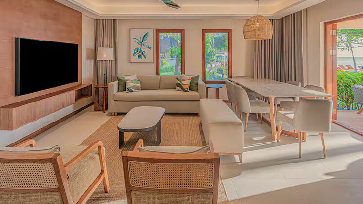 Beachfront Family Suite
