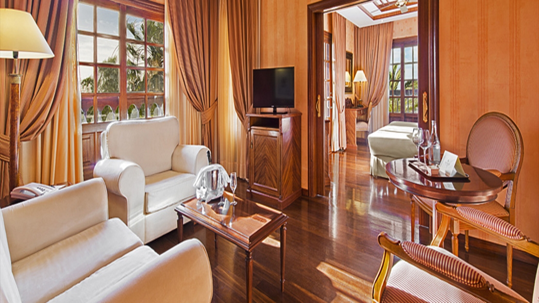 Suite with Golf Course Views