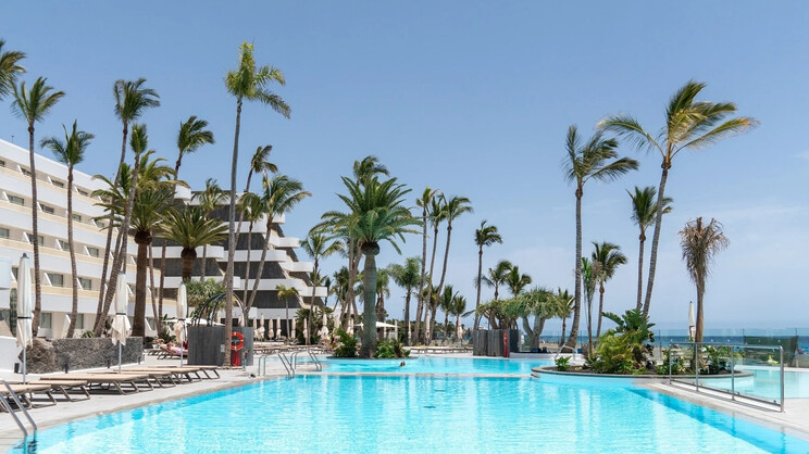 Plus Fariones Suite Hotel