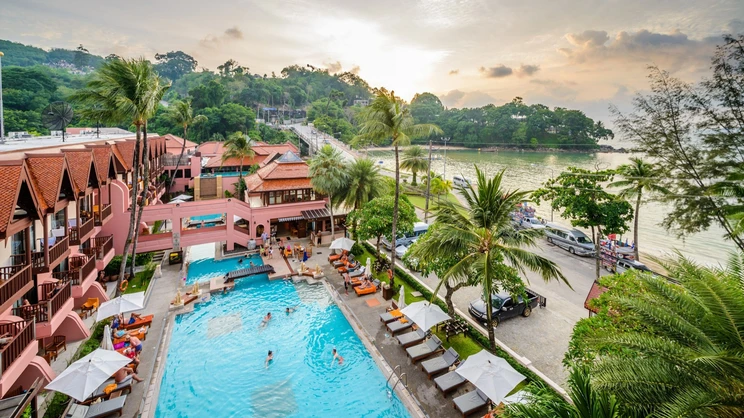 Seaview Patong Hotel