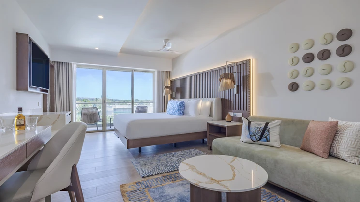 Luxury Junior Suite Pool View