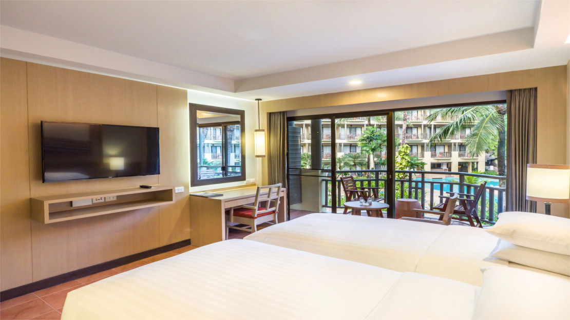 Superior Lagoon Pool View