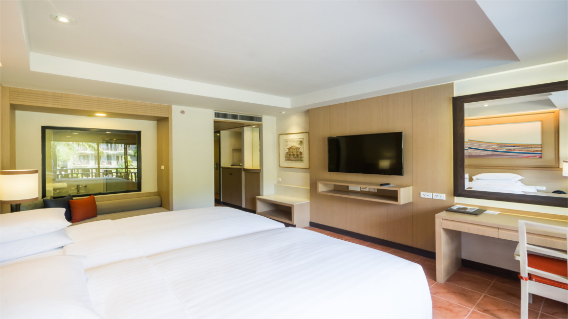 Superior Lagoon Pool View