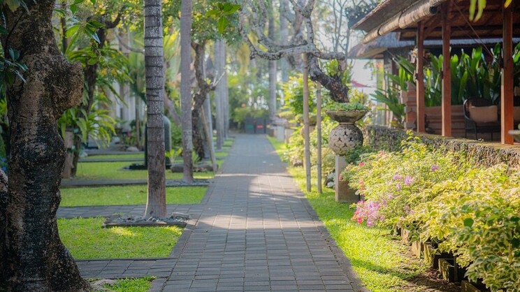 Griya Santrian Resort