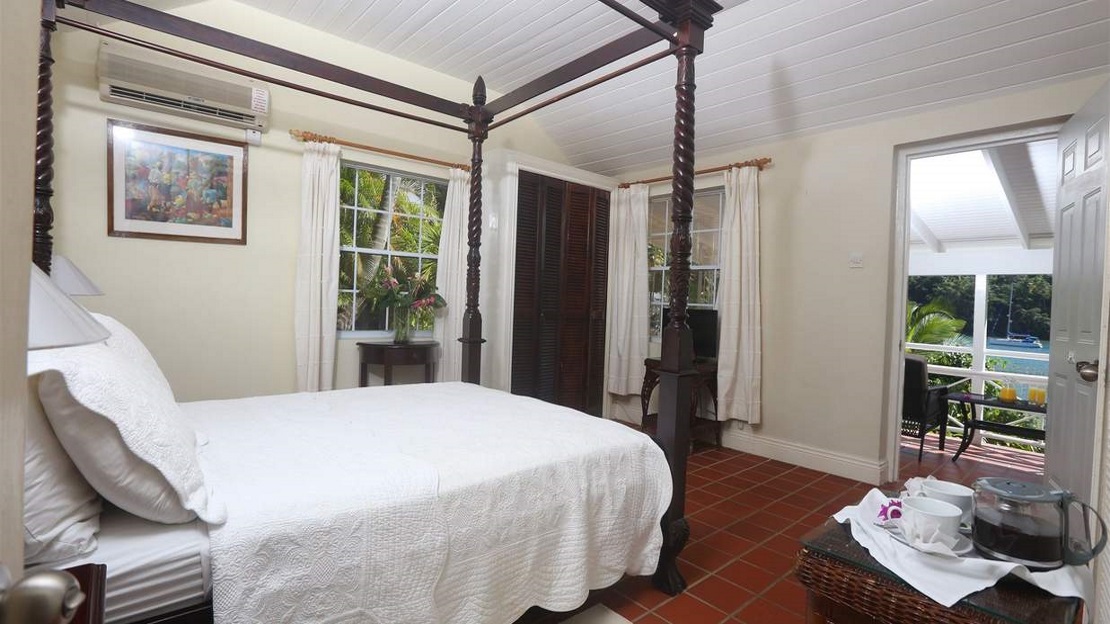 Deluxe Beachfront Studio