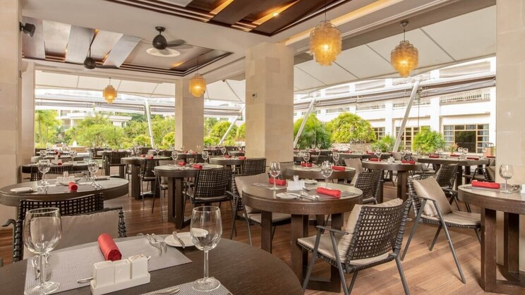 Coral Strand Smart Choice Hotel