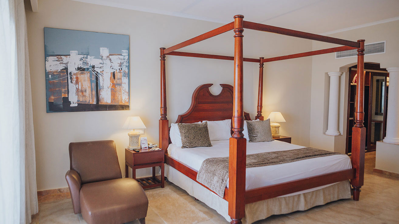 One Bedroom Suite with Jacuzzi