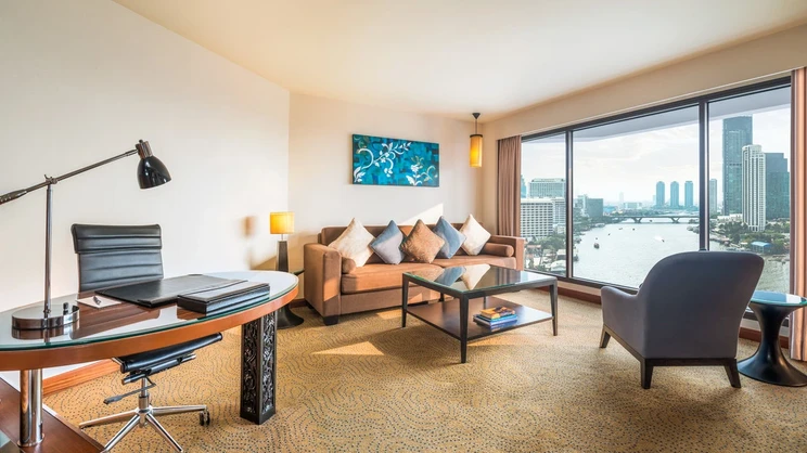 Executive Riverview Suite