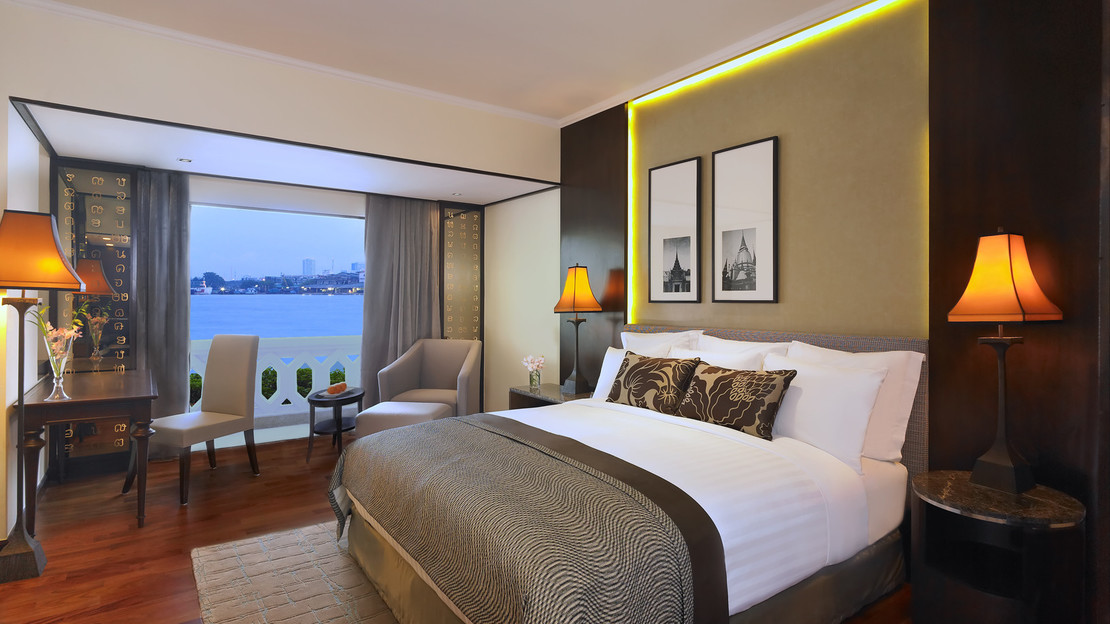 Deluxe Riverfront Room
