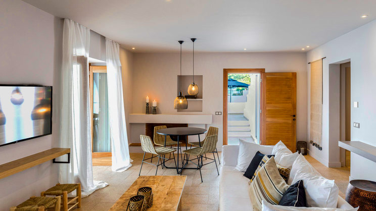 Minos Beach Art Hotel