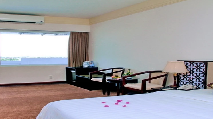 Century Riverside Hotel Hue