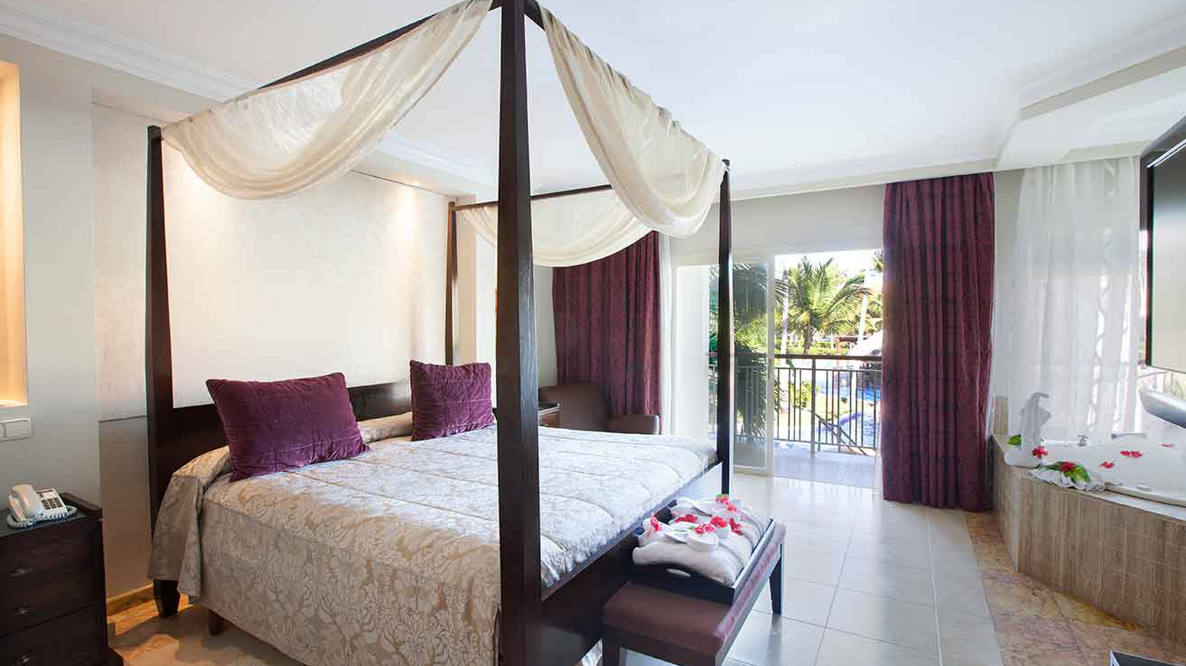 Colonial Junior Suite