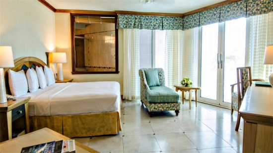 Deluxe Ocean View Suite