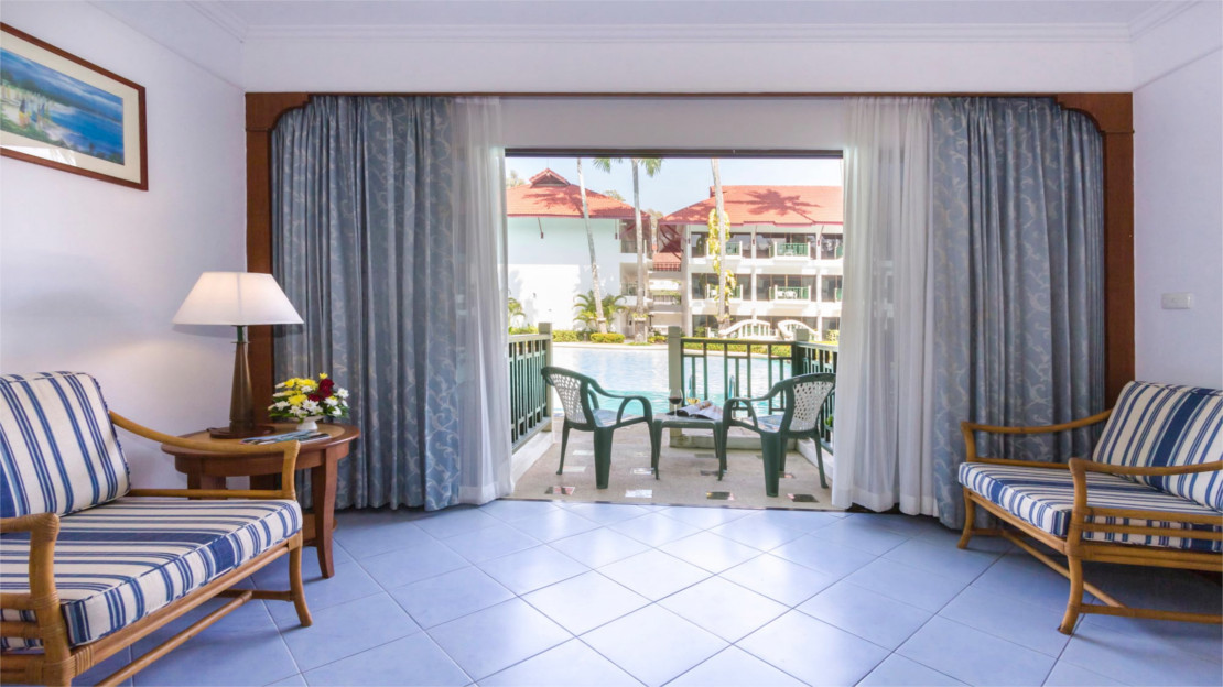 Deluxe Pool View Room