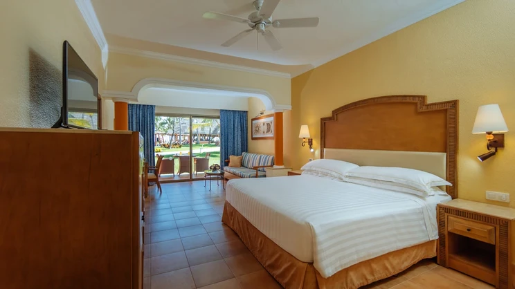 Premium Level Ocean Front Junior Suite 