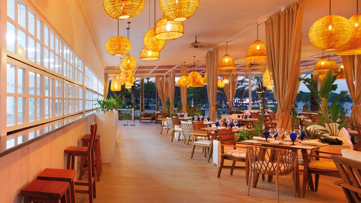 Radisson Blu Hotel and Resort Abu Dhabi Corniche