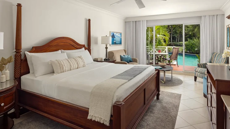 Swim Up Lover’s Lagoon Honeymoon Club Level