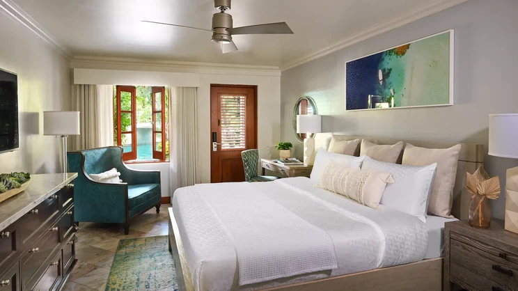 Crystal Lagoon Walkout Swim-up Club Level