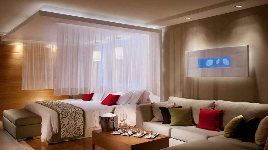 Elite Executive Suite with Private Pool 