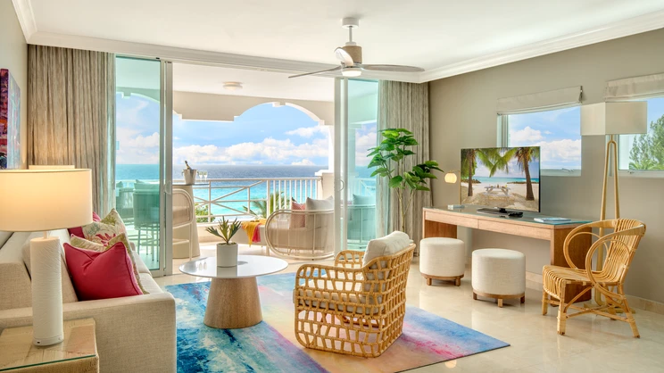 Luxury Concierge One Bedroom Oceanfront Suite
