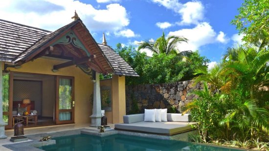 Beachfront Luxury Suite Pool Villa