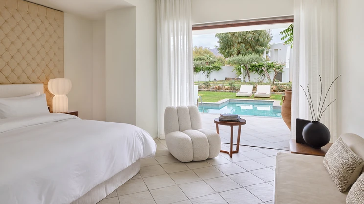 Swim-Up Family Suite with Garden